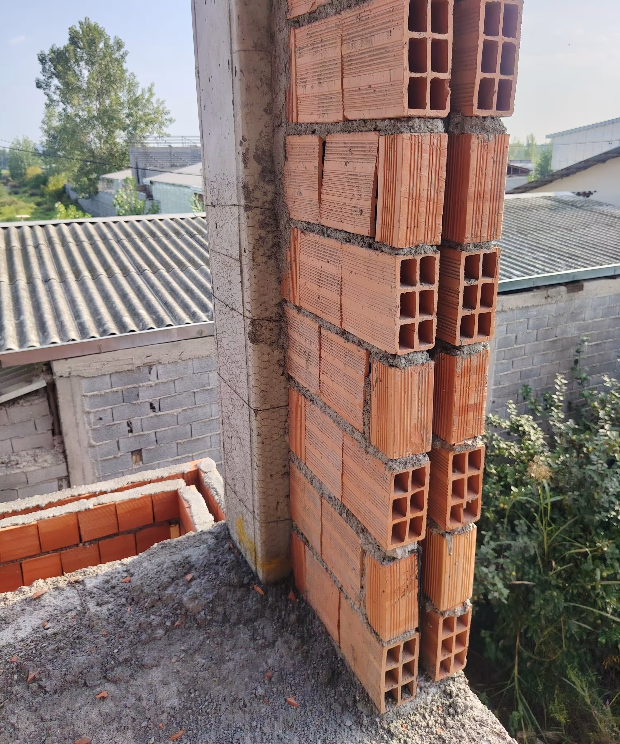 دیوار دوجداره اجرای دیوار دوجداره سفالی