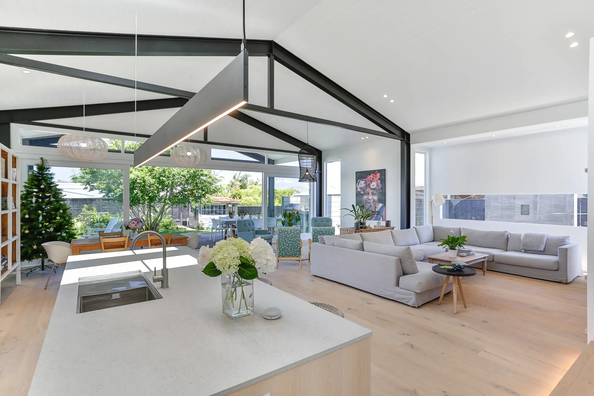 خدمات بازسازی ویلا