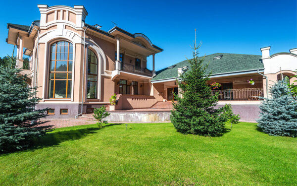 ساخت ویلا در سرخرود؛ راهنمای خرید زمین، مجوز و هزینه ساخت