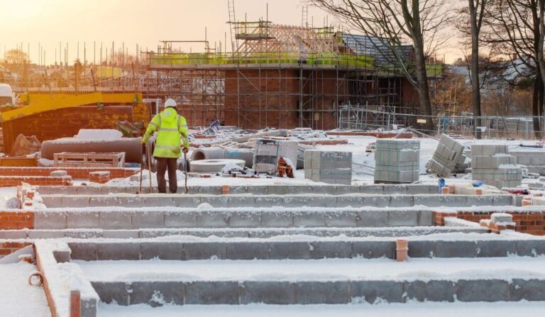ضد‌یخ بتن؛ ناجی ساخت‌وساز زمستانی در شمال ایران